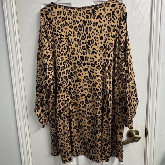 Torrid Women's Fit & Flare Blouse - Stretch Challis Leopard Print -Size 1- NWOT - Picture 6 of 8
